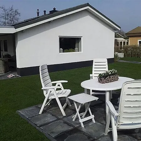 Bungalow Zeewaard 37 Resort Sint Maartensvlotbrug